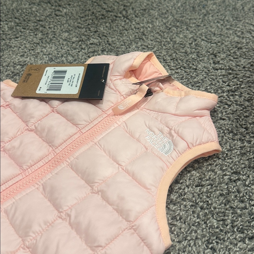 The North Face Light Pink Quilted Vest for Kids - Picture 3 of 5